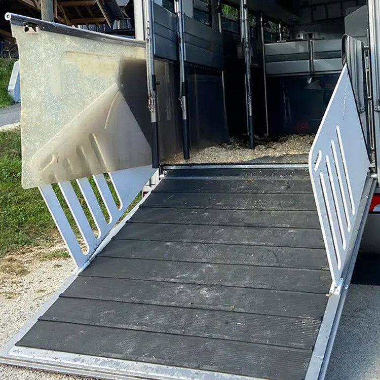 Ribbed Surface Horse Trailer Mats Ramp Safety Wear Resistant With Bars